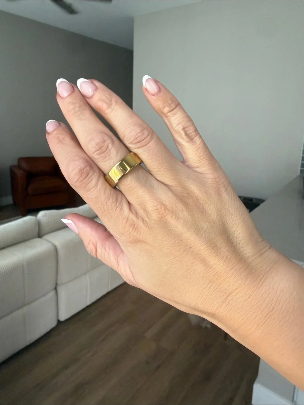Oura Ring 4 in Gold